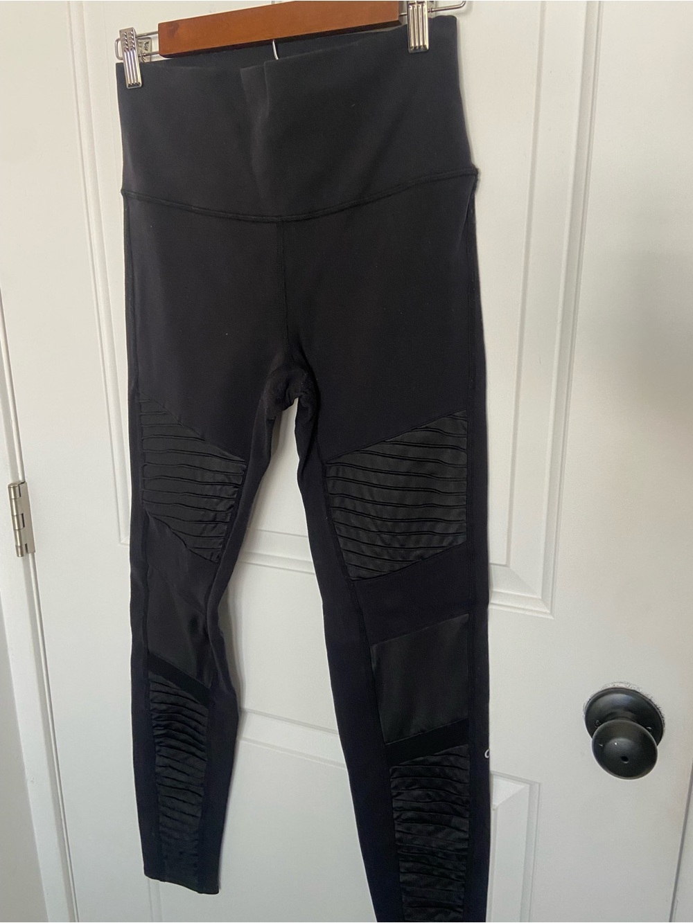 Alo Yoga High-Waist Moto Leggings - Picture 2 of 4